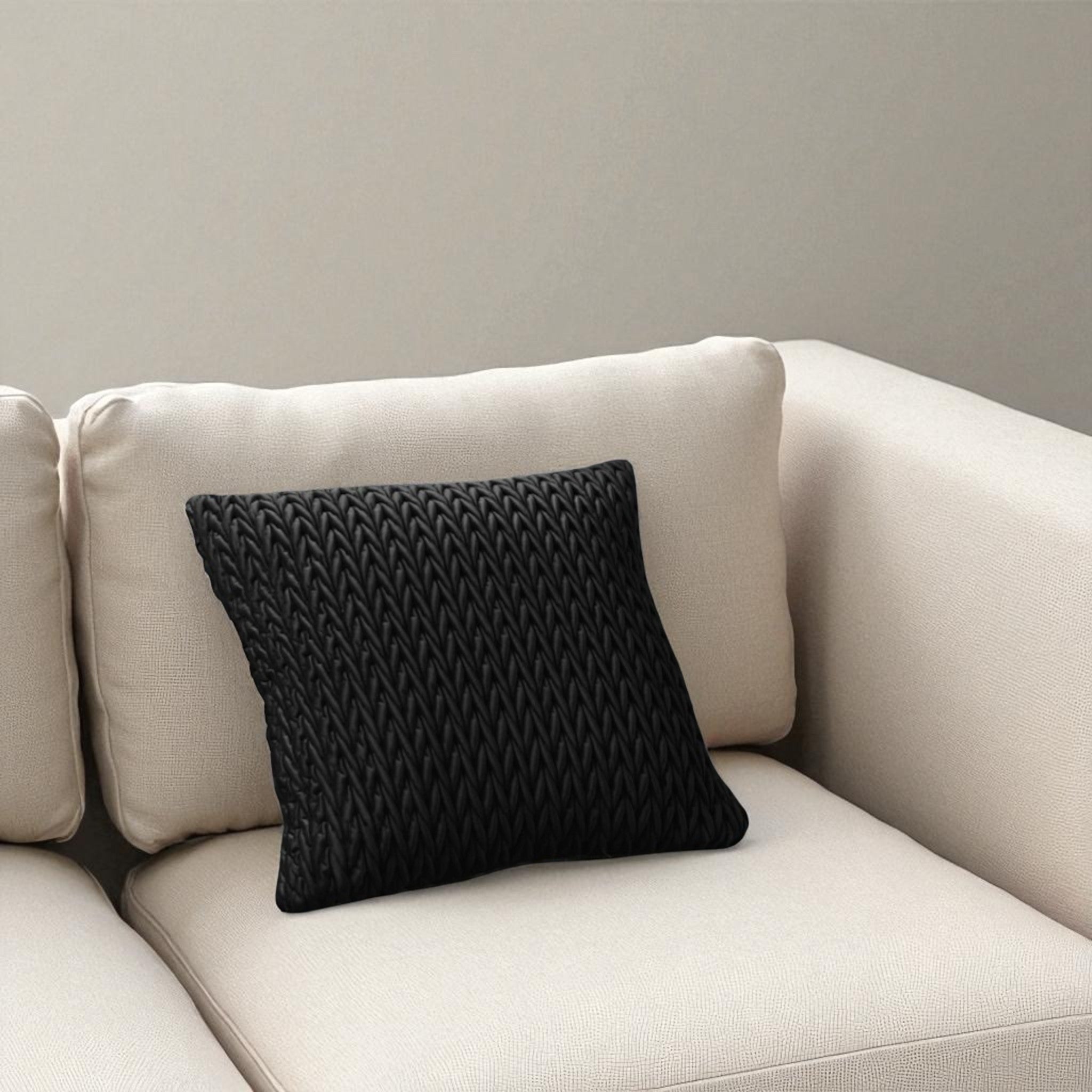 Filled Cushion Amory in Black