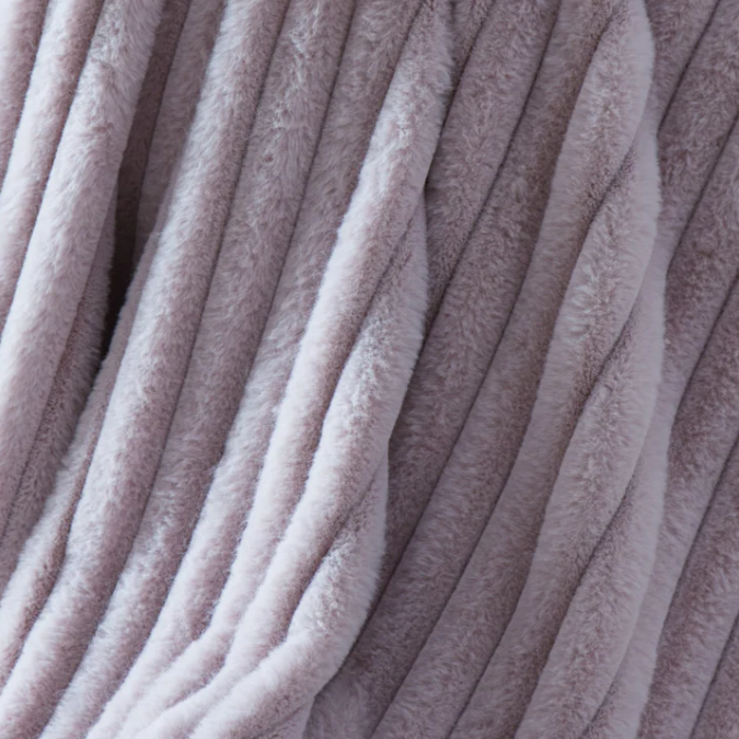 Throw Morritz in Mauve