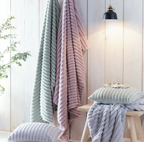 Throw Morritz in Mauve