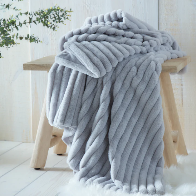 Throw Morritz in Grey
