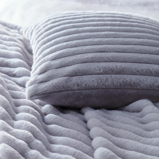 Throw Morritz in Grey