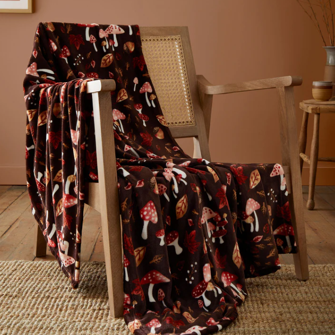 Throw Woodland in Chocolate