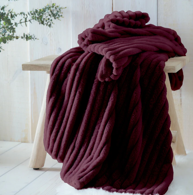 Bedspread Morritz in Burgundy