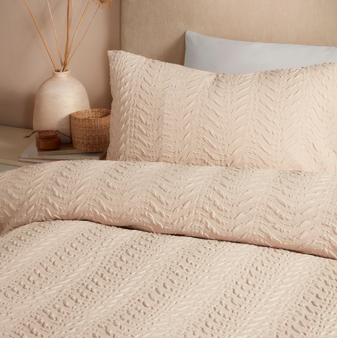 Duvet Cover Set Embossed Curve Print in Natural