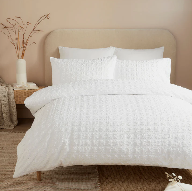 Duvet Cover Set Embossed in White