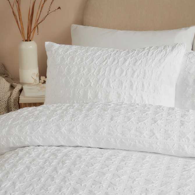 Duvet Cover Set Embossed in White