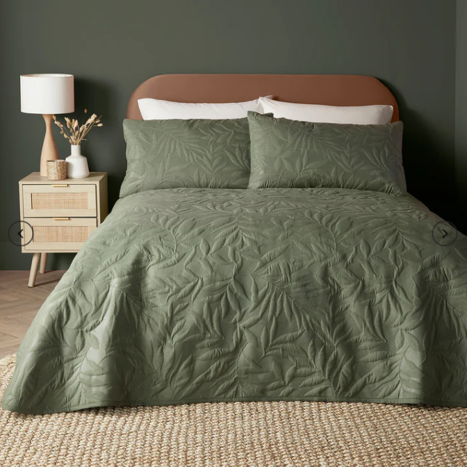Bedspread in Dark Green