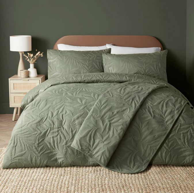 Bedspread in Dark Green