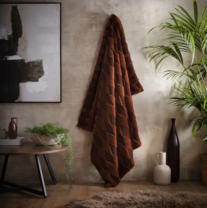 Throw Cosy Diamond in Chocolate