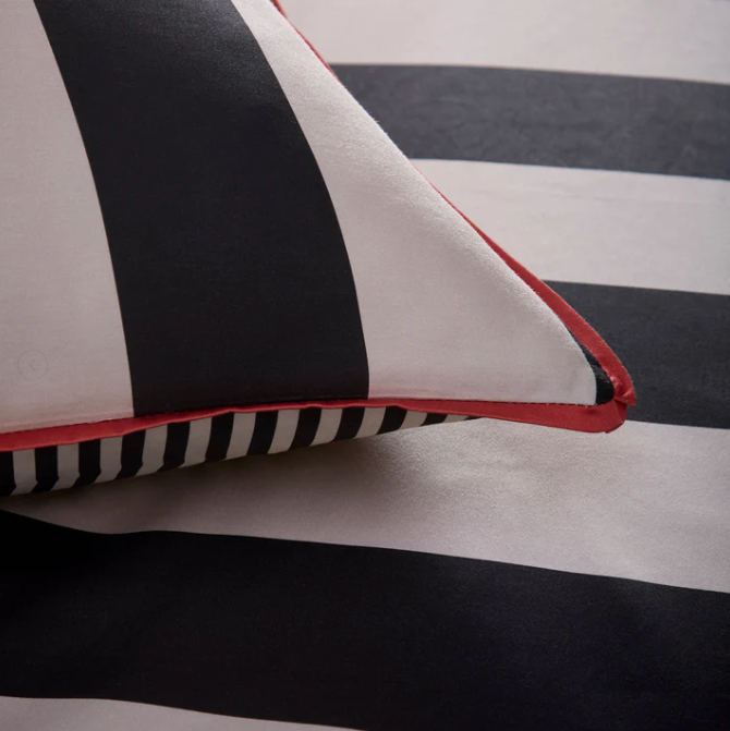 Duvet Cover Set Striped in Black