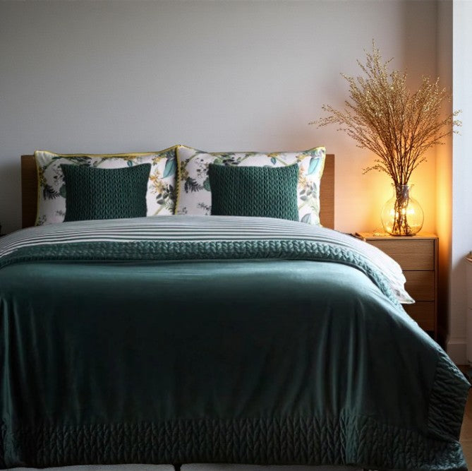 Bedspread in Bottle Green
