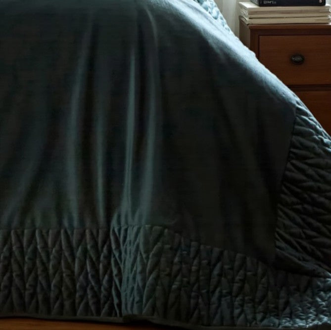 Bedspread in Bottle Green